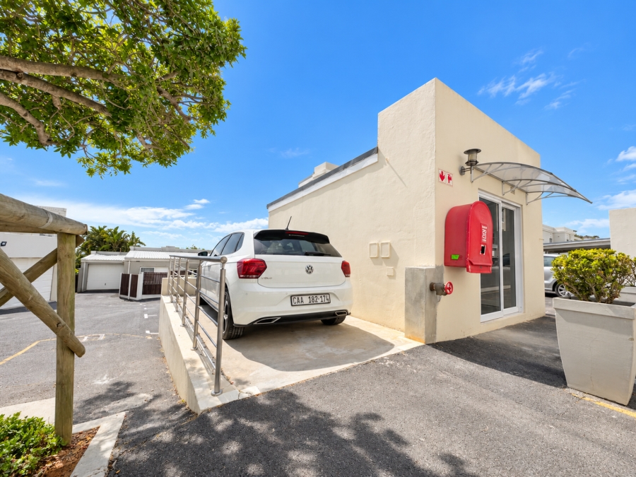 To Let 3 Bedroom Property for Rent in Zonnebloem Western Cape